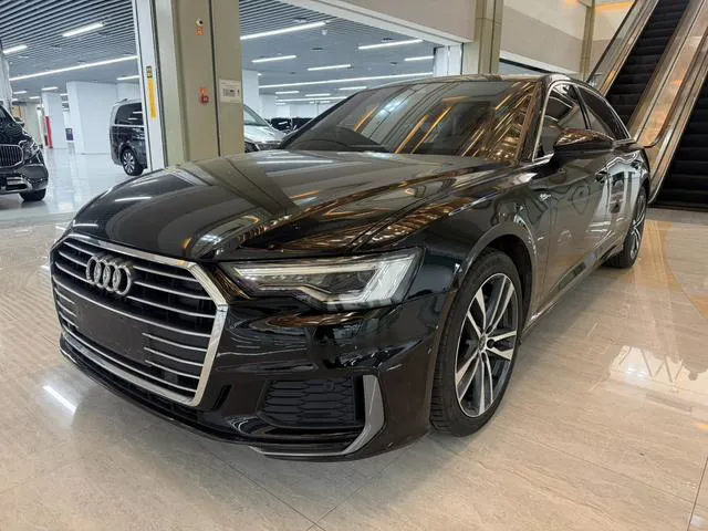 Audi A6L - фото 1
