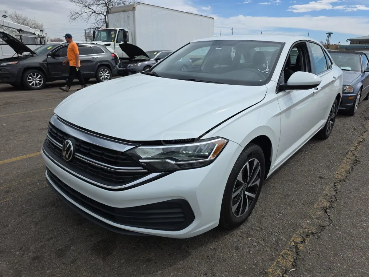 Volkswagen Jetta - фото 1