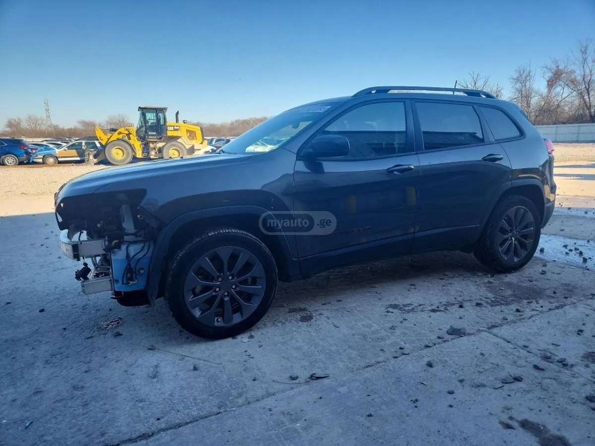 Jeep Cherokee - фото 1