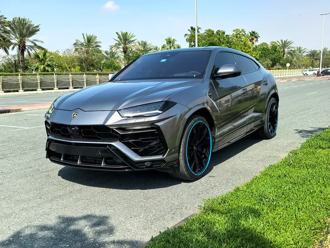 Lamborghini Urus - фото 1
