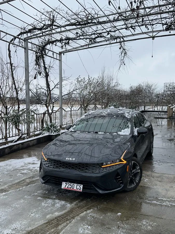 Kia K5 - фото 1