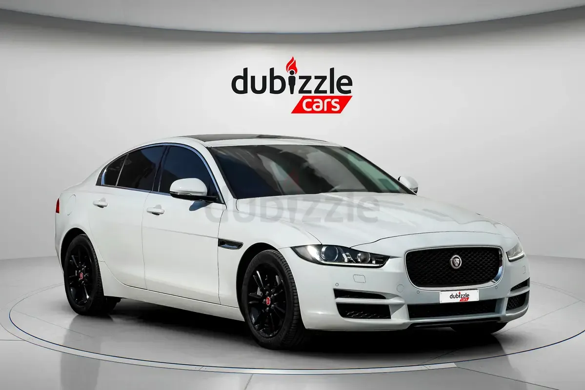 Jaguar XE - фото 1