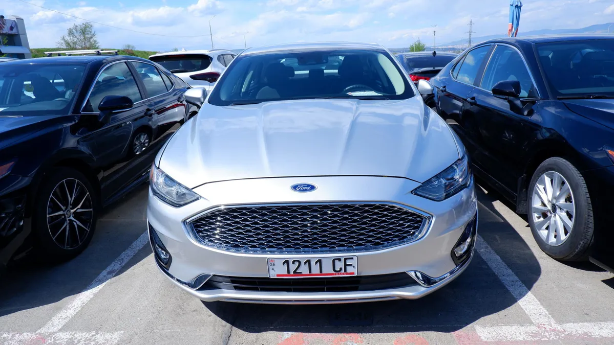 Ford Fusion - фото 1