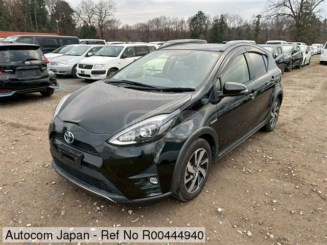 Toyota Aqua - фото 1