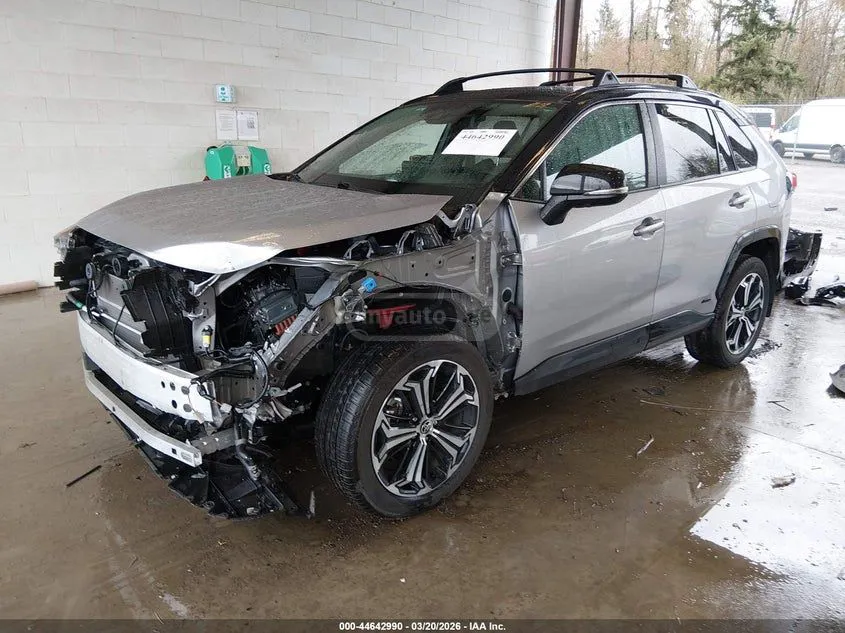 Toyota RAV 4 - фото 1