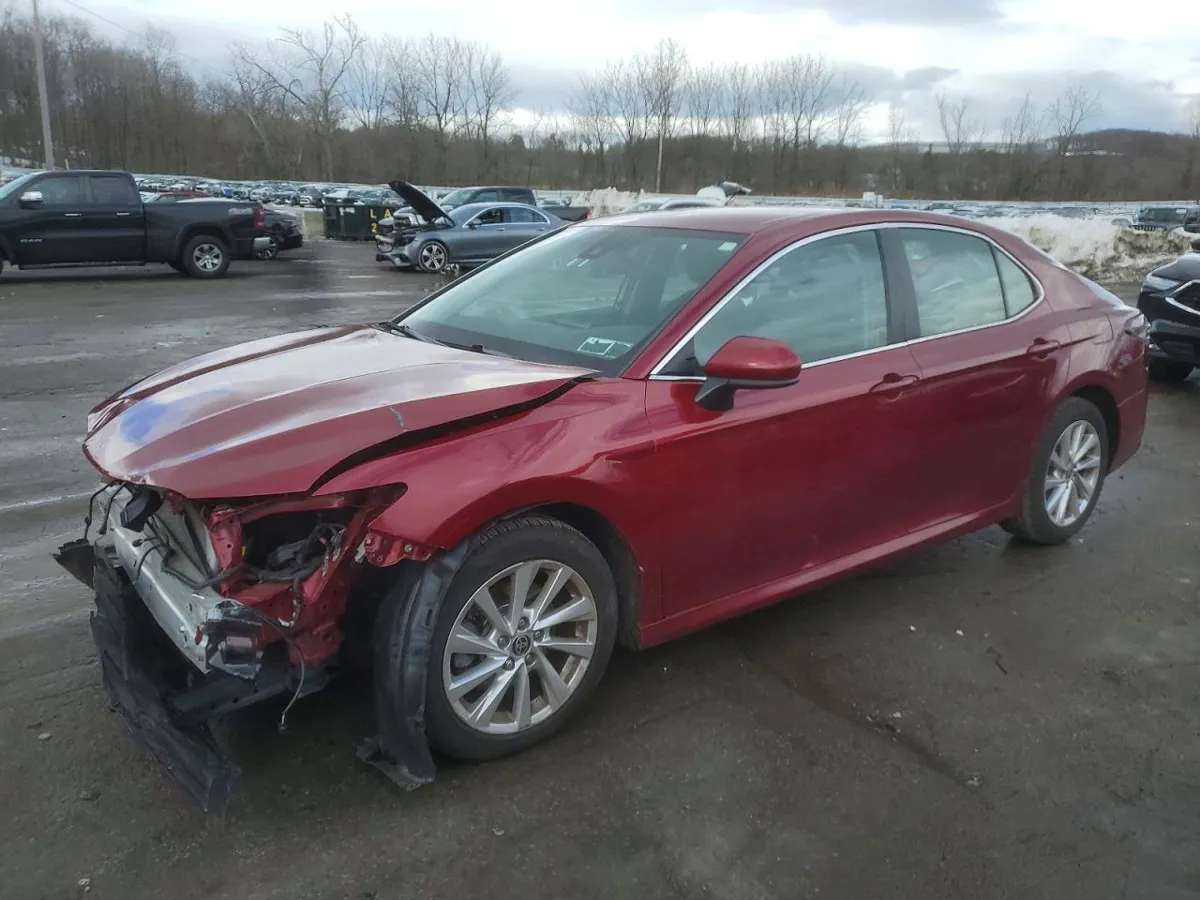 TOYOTA CAMRY - фото 1