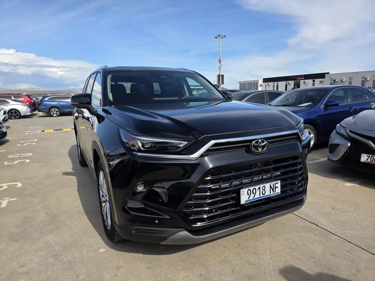 Toyota grand highlander - фото 1