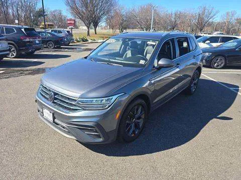 Volkswagen Tiguan 2.0T SE - фото 1