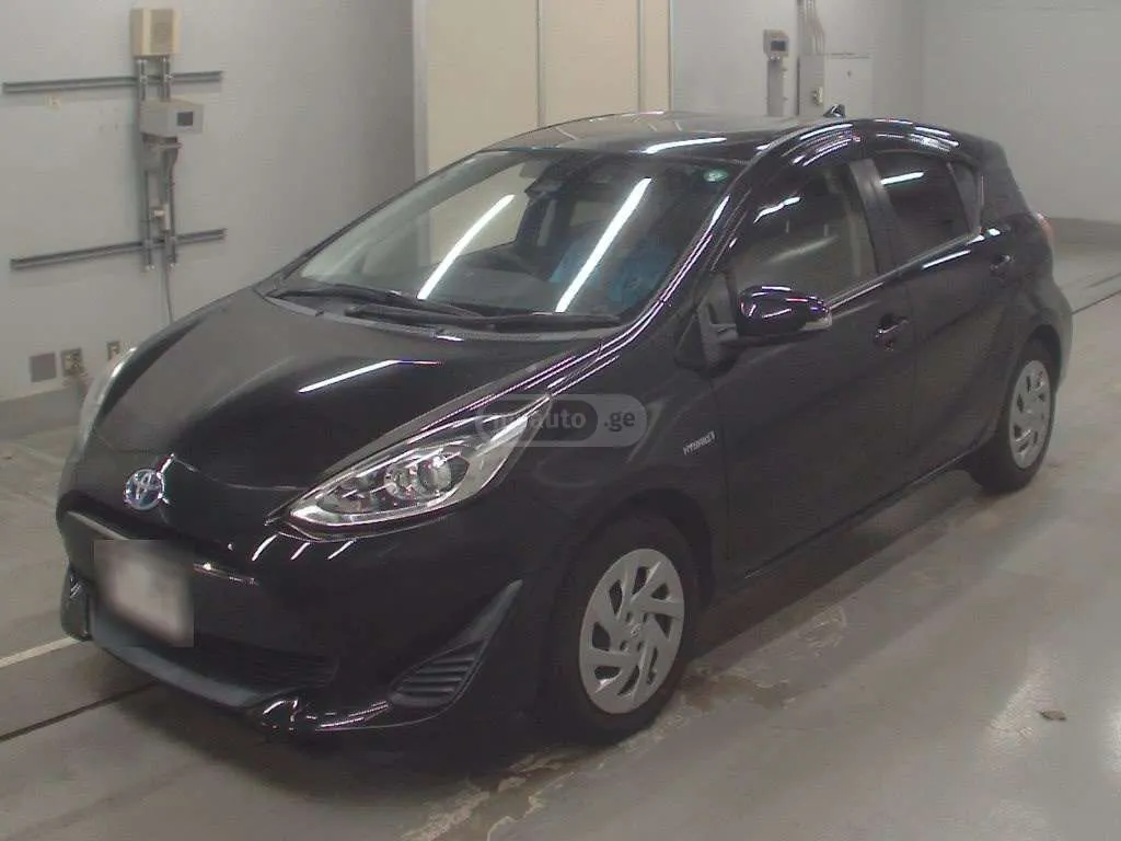 Toyota Aqua - фото 1