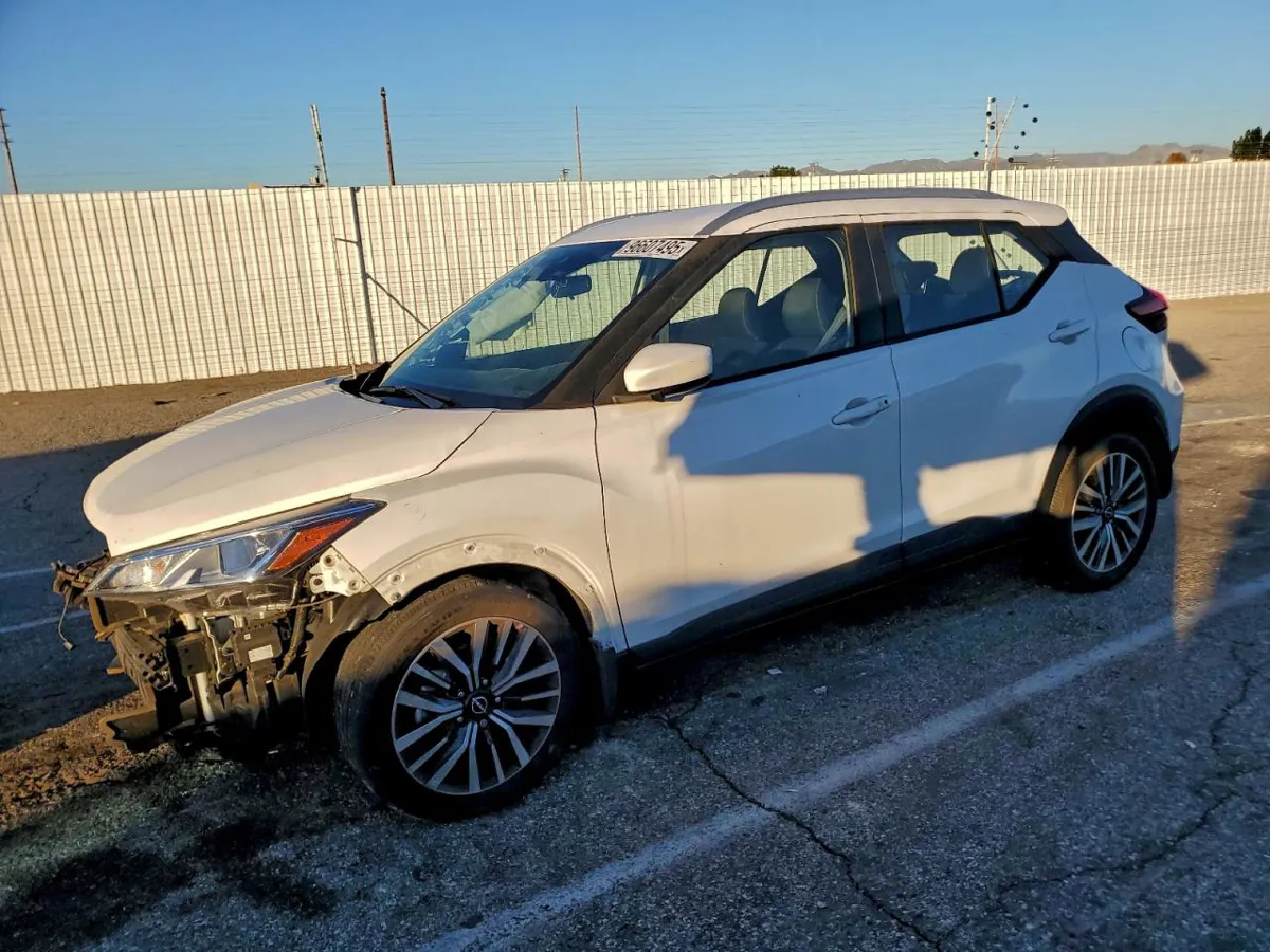 NISSAN KICKS - фото 1