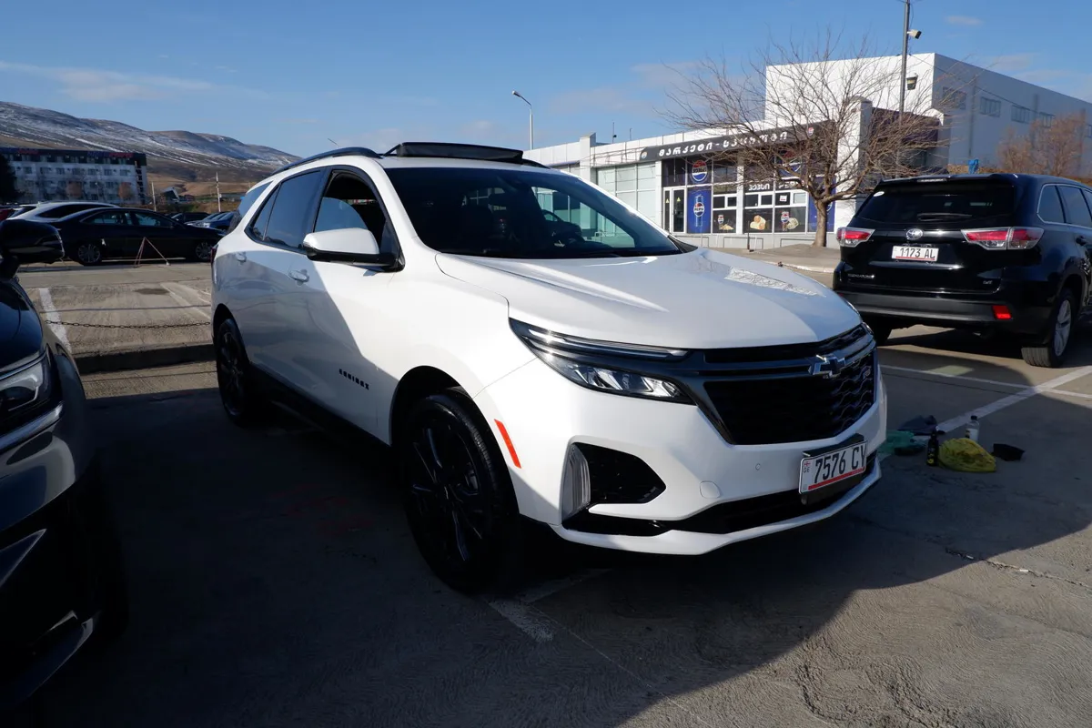 Chevrolet Equinox - фото 1