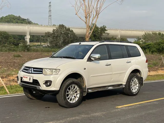 Mitsubishi Pajero Sport - фото 1