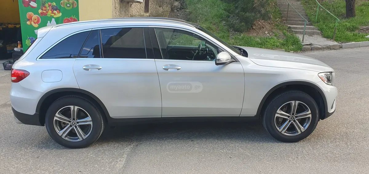 Mercedes-Benz GLC 300 - фото 1