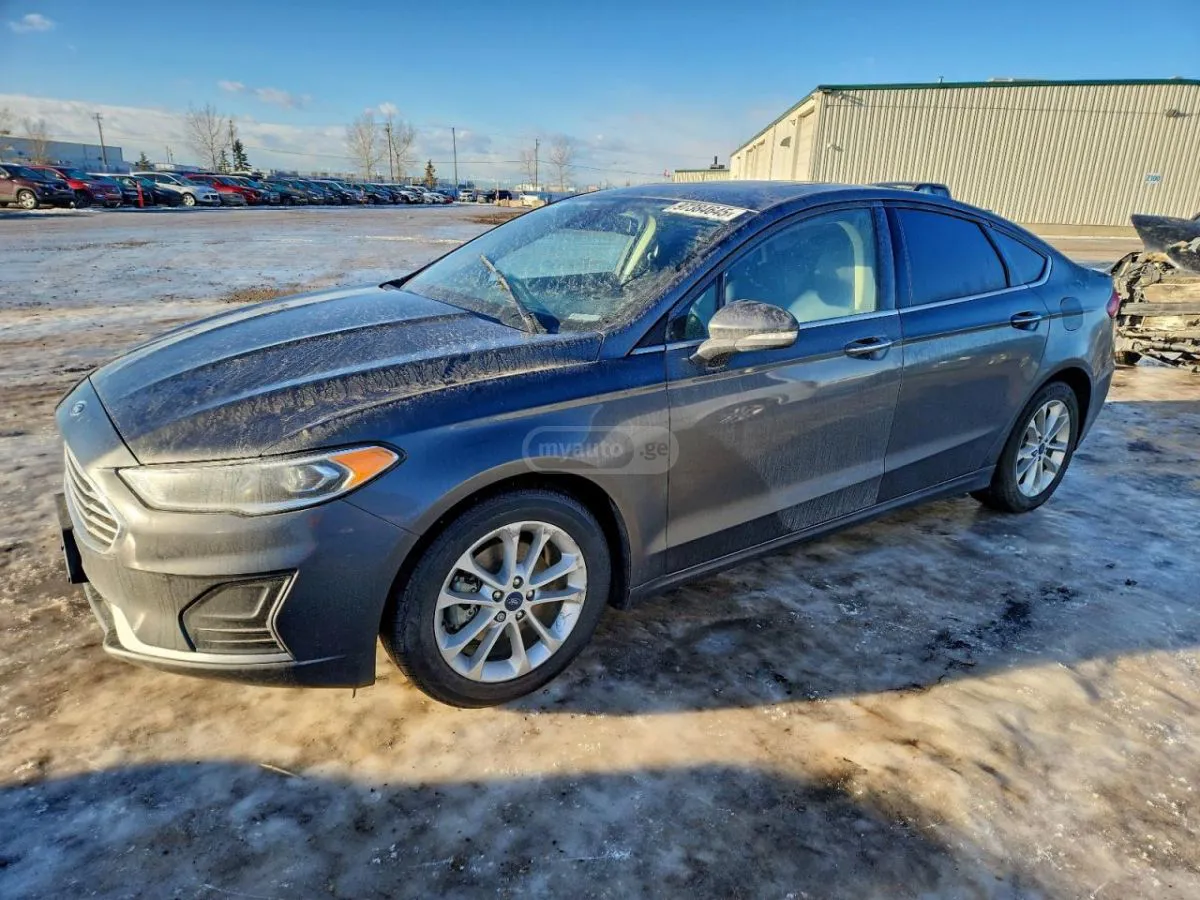 Ford Fusion - фото 1