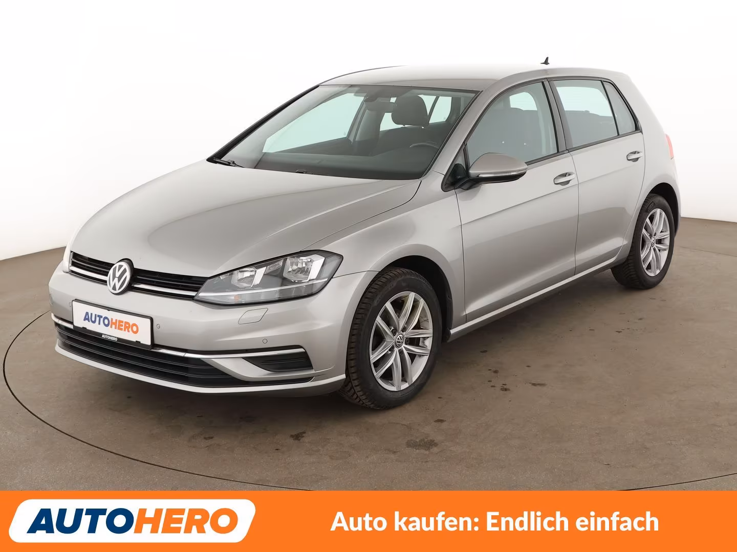 Volkswagen Golf - фото 1