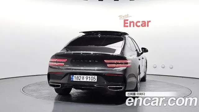 Genesis G80 - фото 1