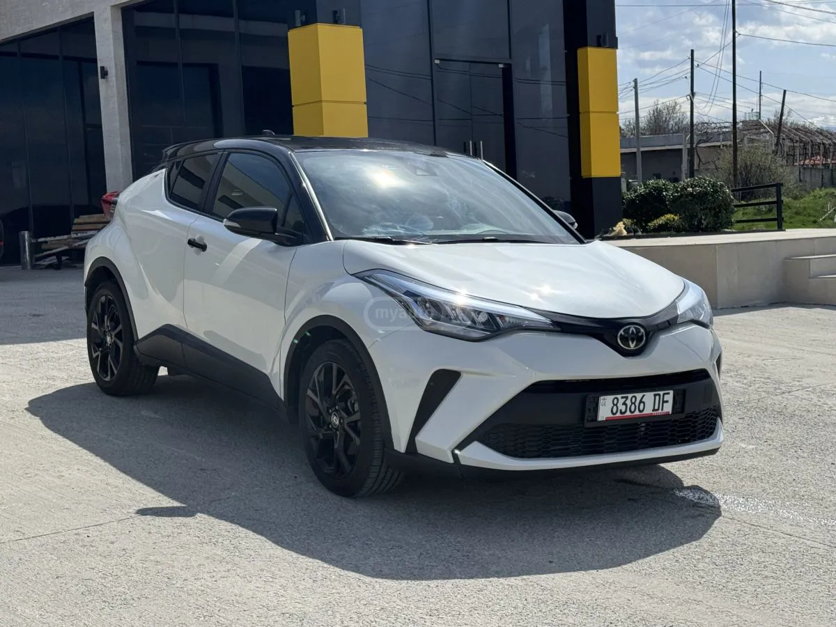 Toyota CHR - фото 1