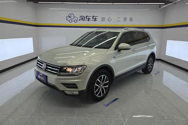 Volkswagen Tiguan L - фото 1