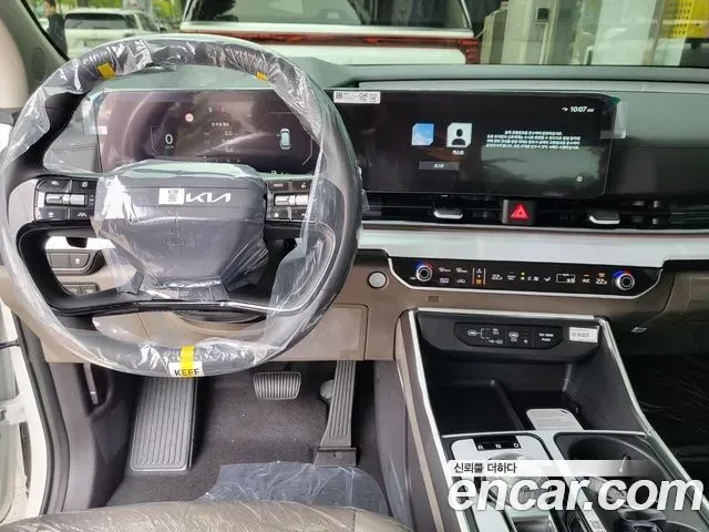 Kia Canival - фото 1