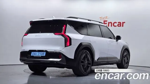 Kia EV9 - фото 1