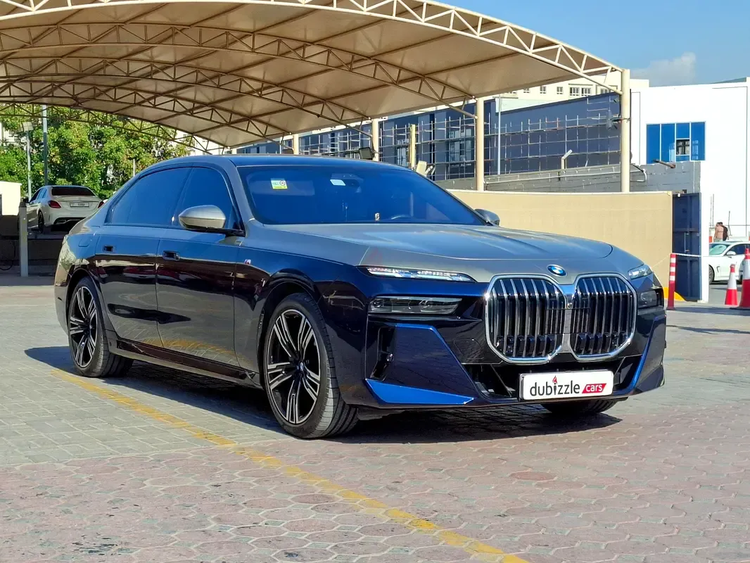 BMW 7-Series - фото 1