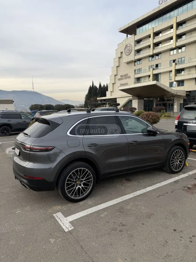 Porsche Cayenne - фото 1