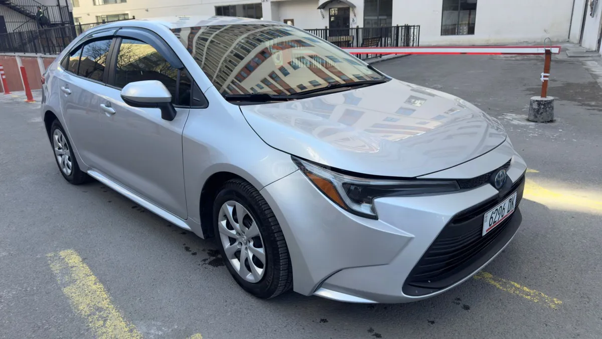 Toyota Corolla - фото 1