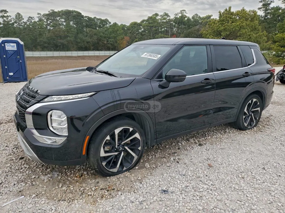 Mitsubishi Outlander - фото 1