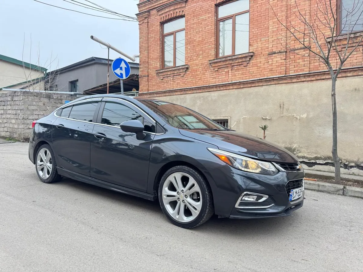 Chevrolet Cruze - фото 1