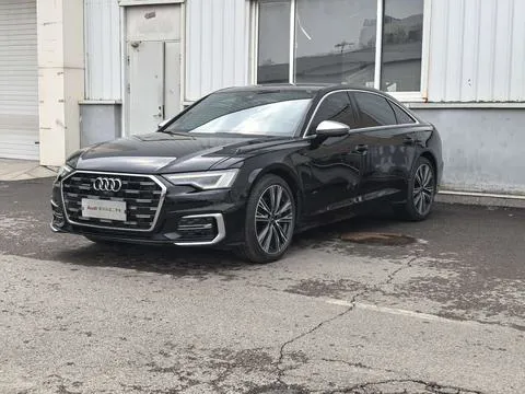 Audi A6L - фото 1