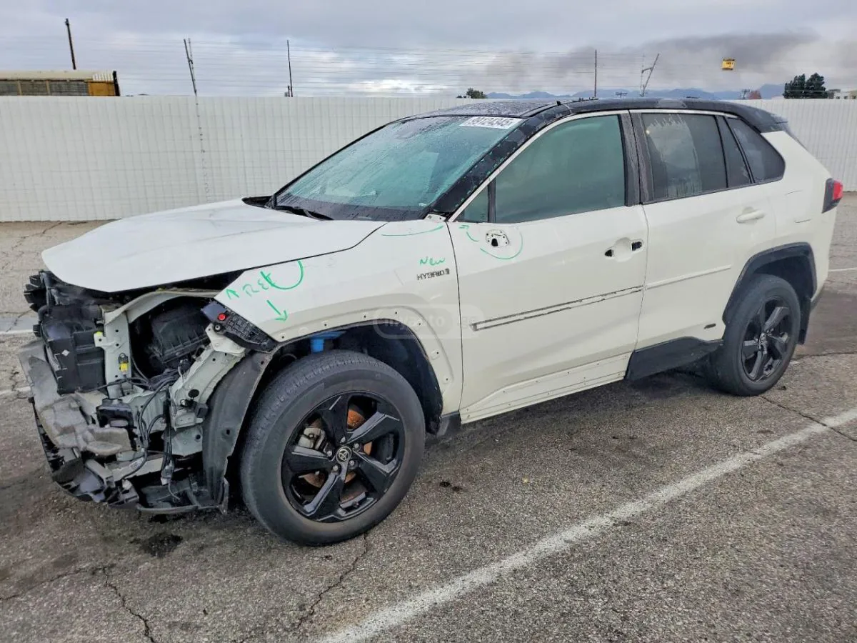 Toyota RAV 4 - фото 1