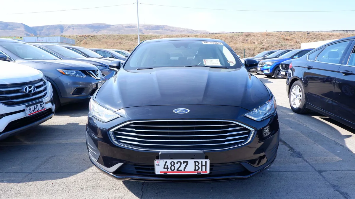 Ford Fusion - фото 1