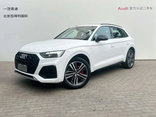Audi Q5L - фото 1