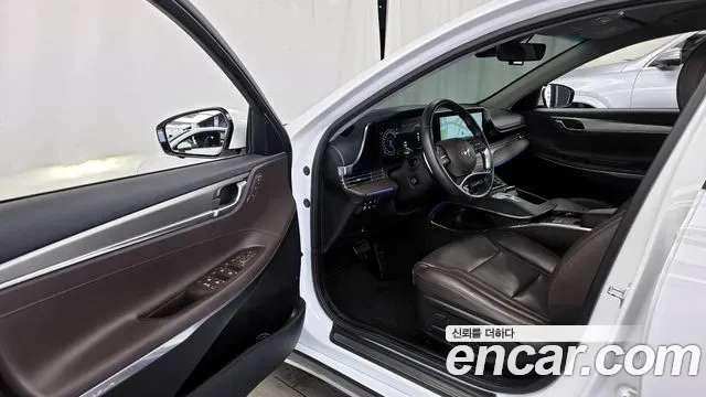 Hyundai Grandeur - фото 1