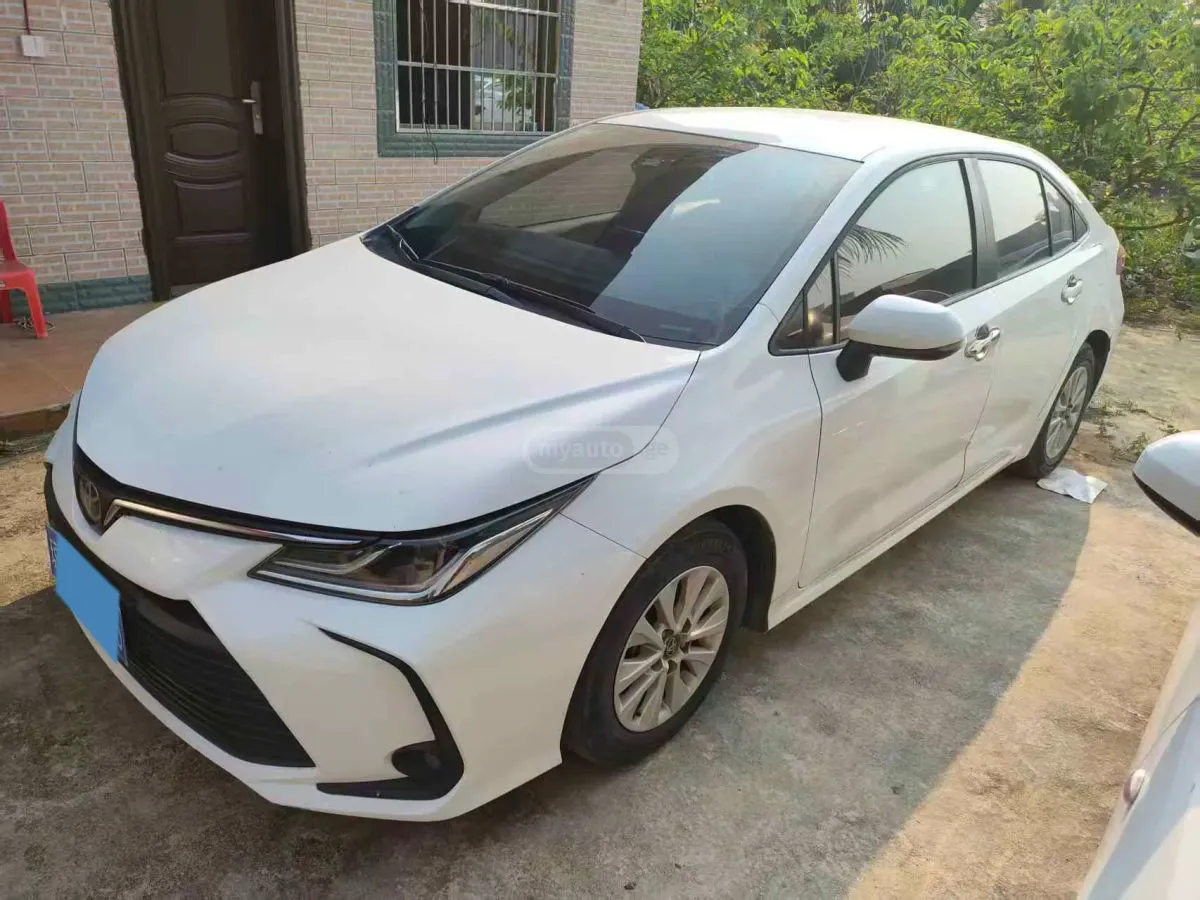 Toyota Corolla Fielder - фото 1