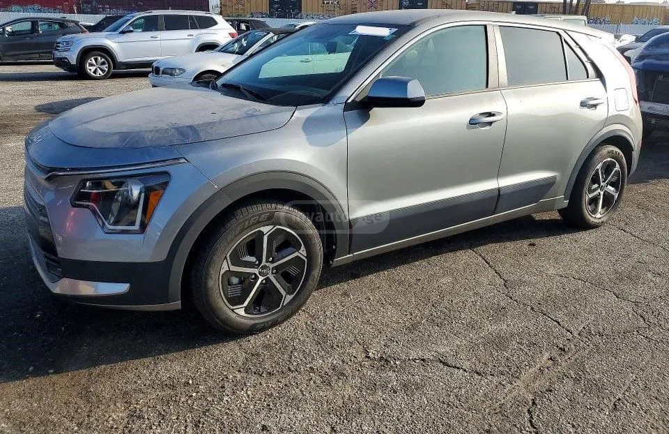 Kia Niro - фото 1