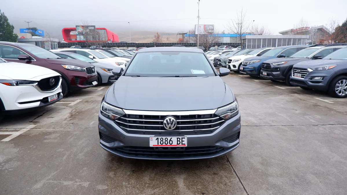 Volkswagen Jetta - фото 1