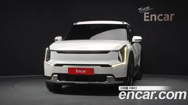 Kia EV9 - фото 1
