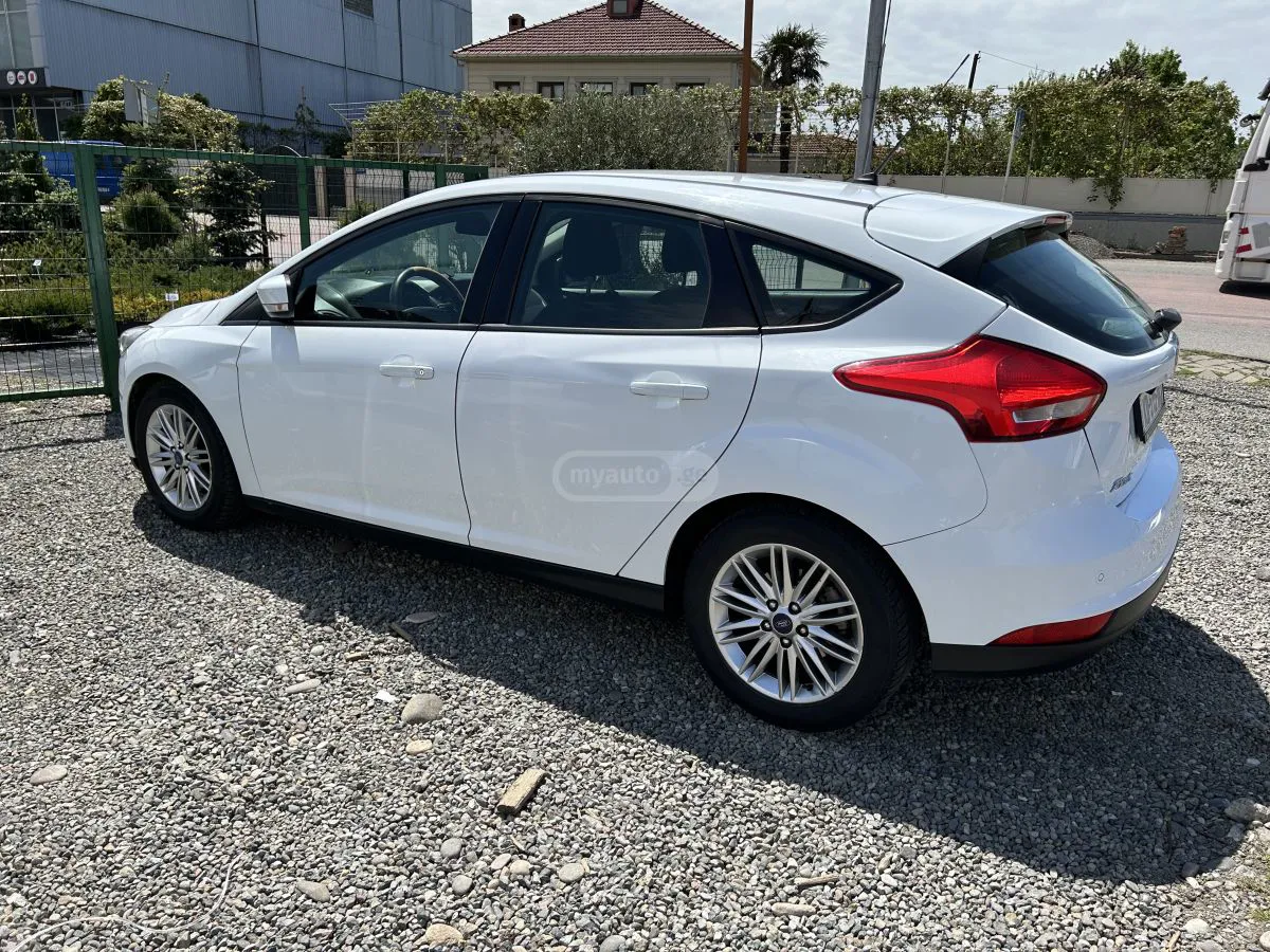 Ford Focus - фото 1