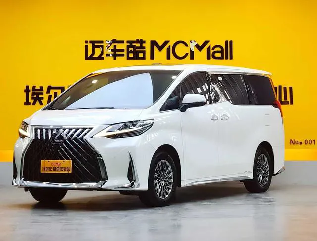 Lexus LM - фото 1