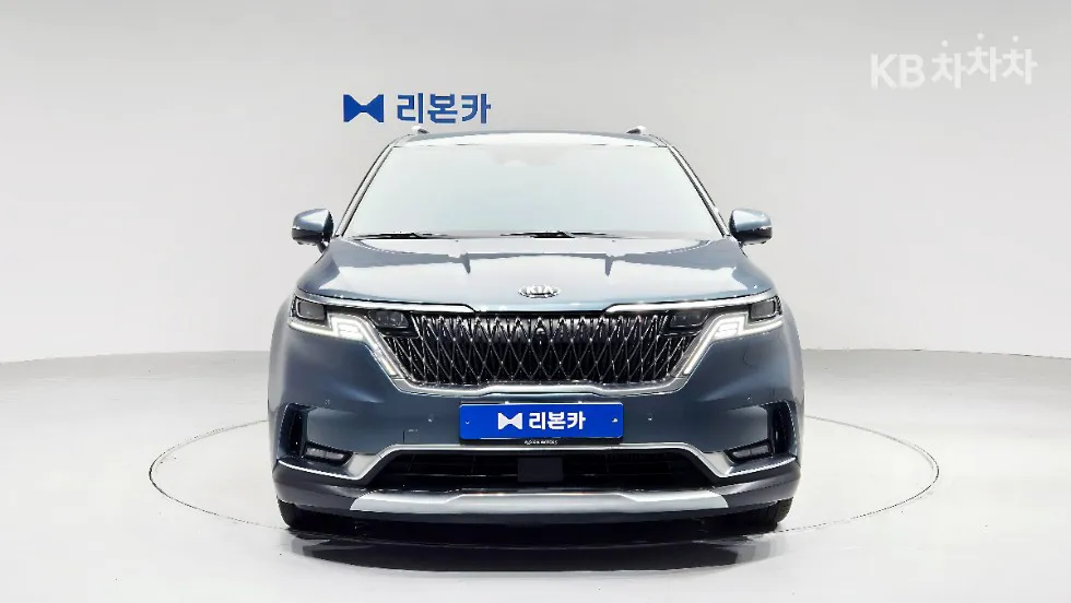 Kia 카니발 4세대 D2.2 9인승 시그니처 - фото 1