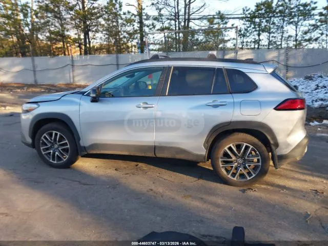 Toyota Corolla cross - фото 1