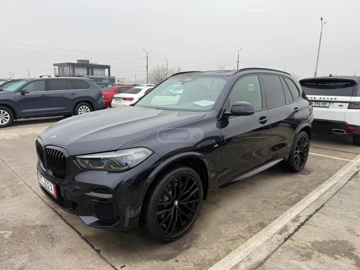 BMW X5 - фото 1
