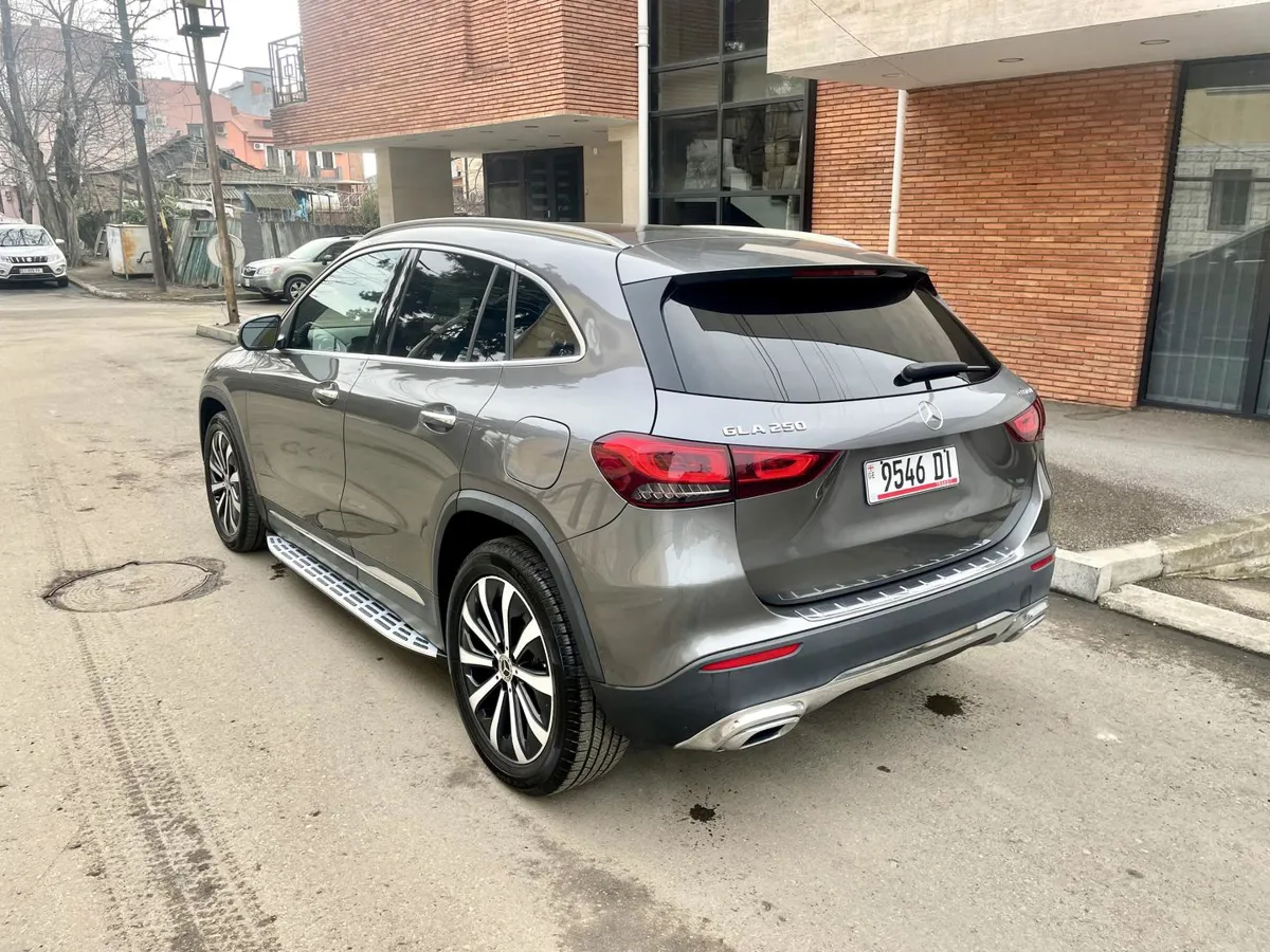 Mercedes-Benz GLA 250 - фото 1