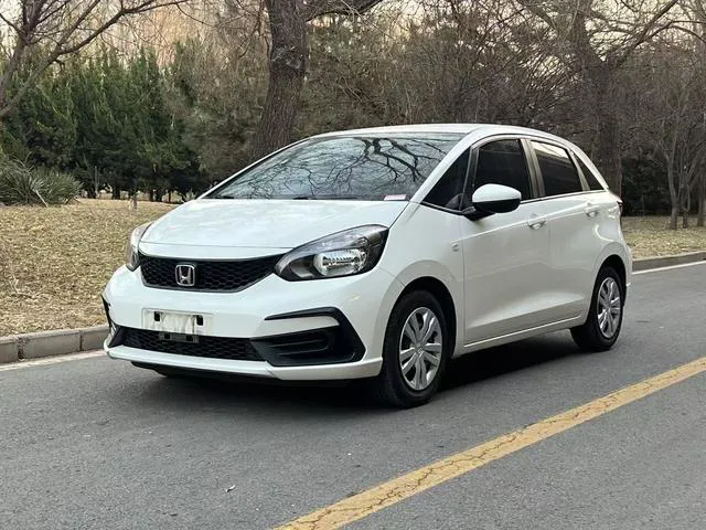 Honda Fit - фото 1