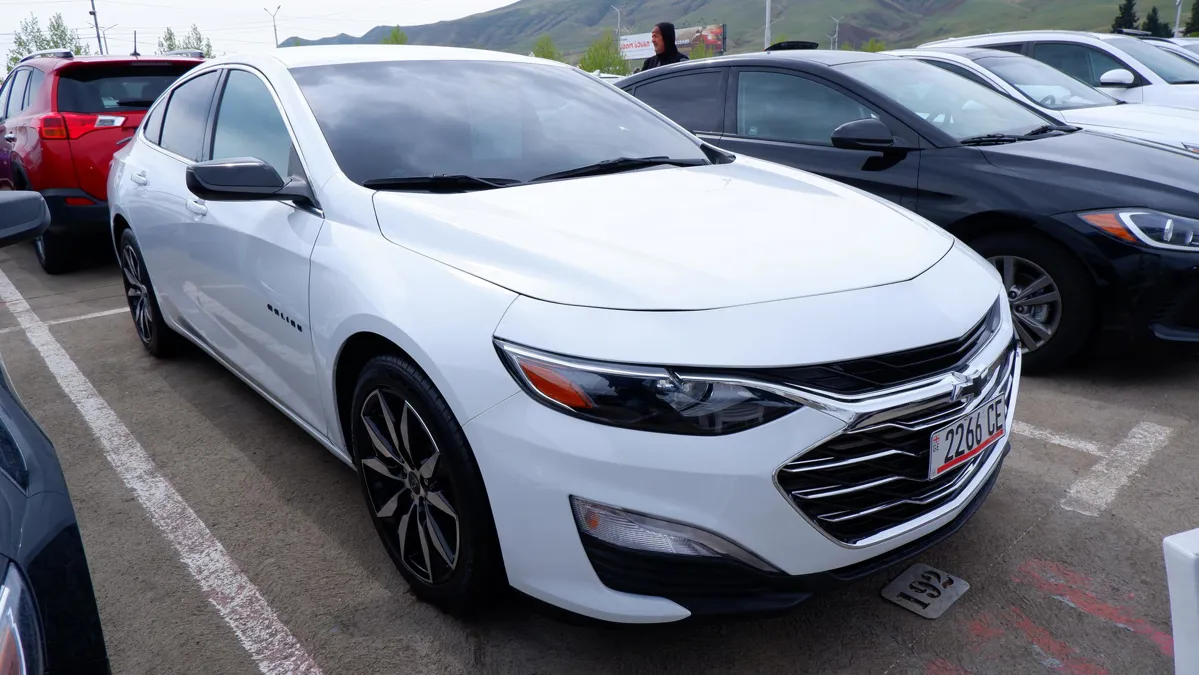 Chevrolet Malibu - фото 1