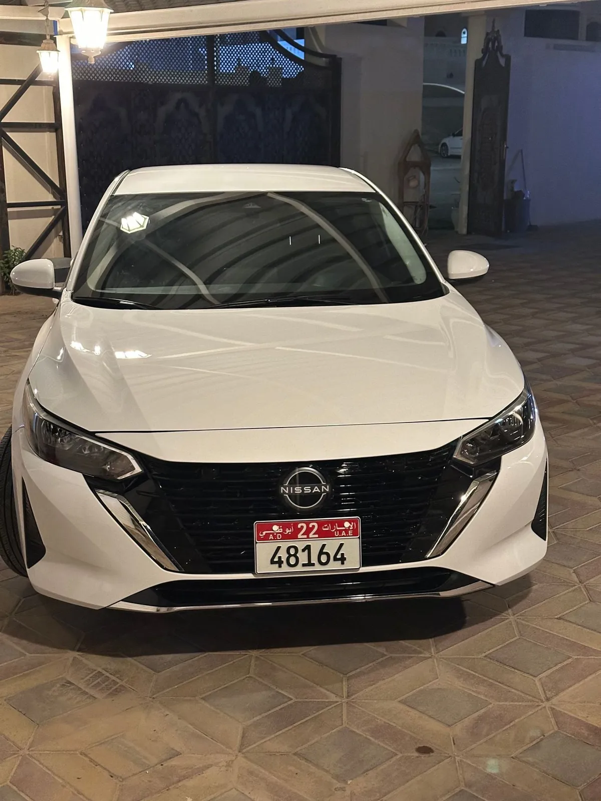 Nissan Sentra - фото 1