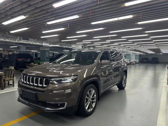 Jeep Grand Commander - фото 1