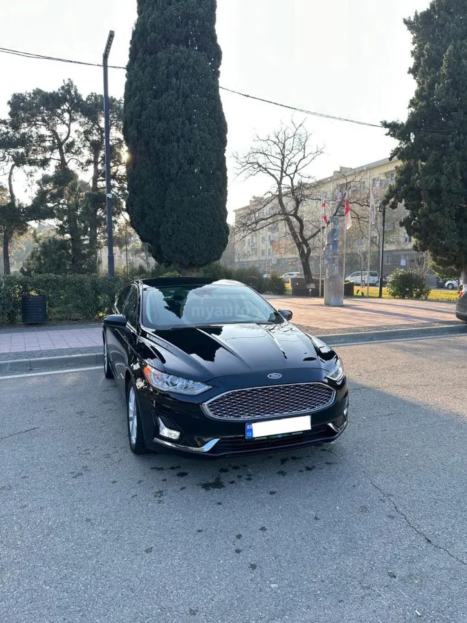 Ford Fusion - фото 1