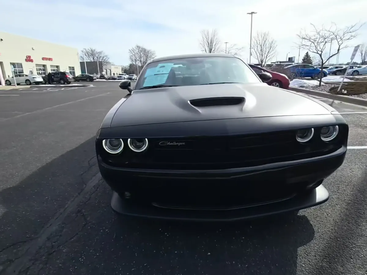 Dodge Challenger R/T - фото 1